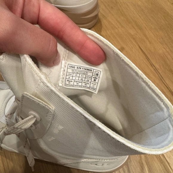 UGG Lug Platform Boot - Picture 10 of 10